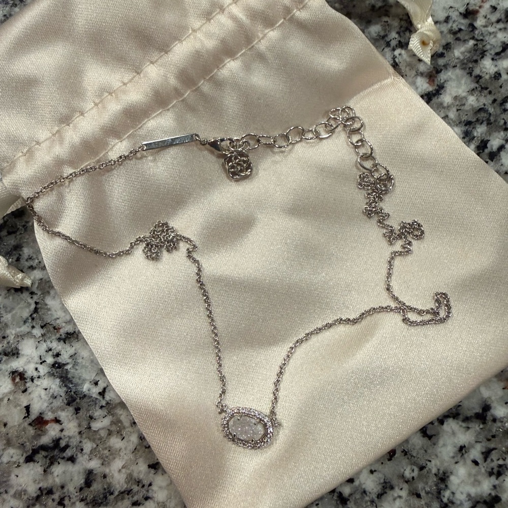 Kendra Scott necklace